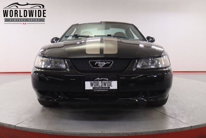 2004 Ford Mustang
