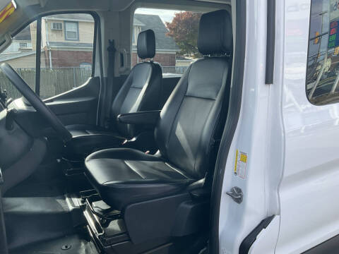 2022 Ford Transit 250