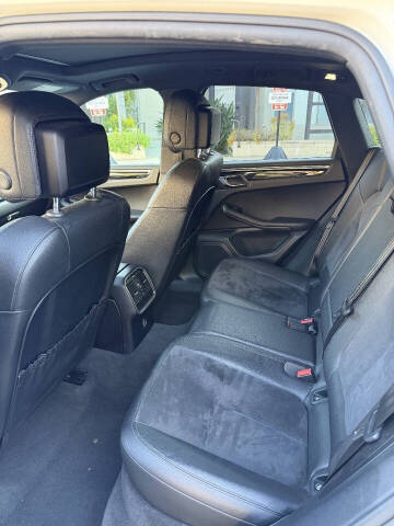 2018 Porsche Macan