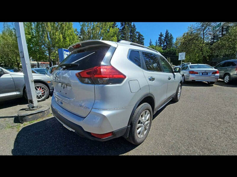 2017 Nissan Rogue SV