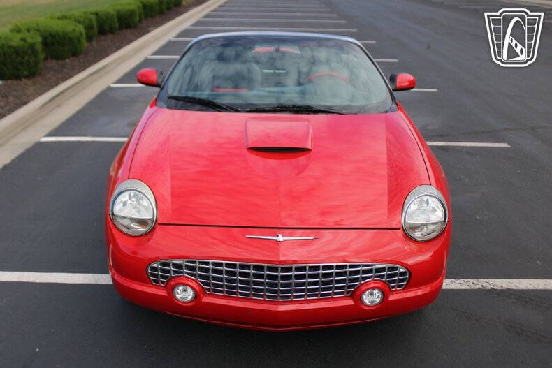 2002 Ford Thunderbird Deluxe