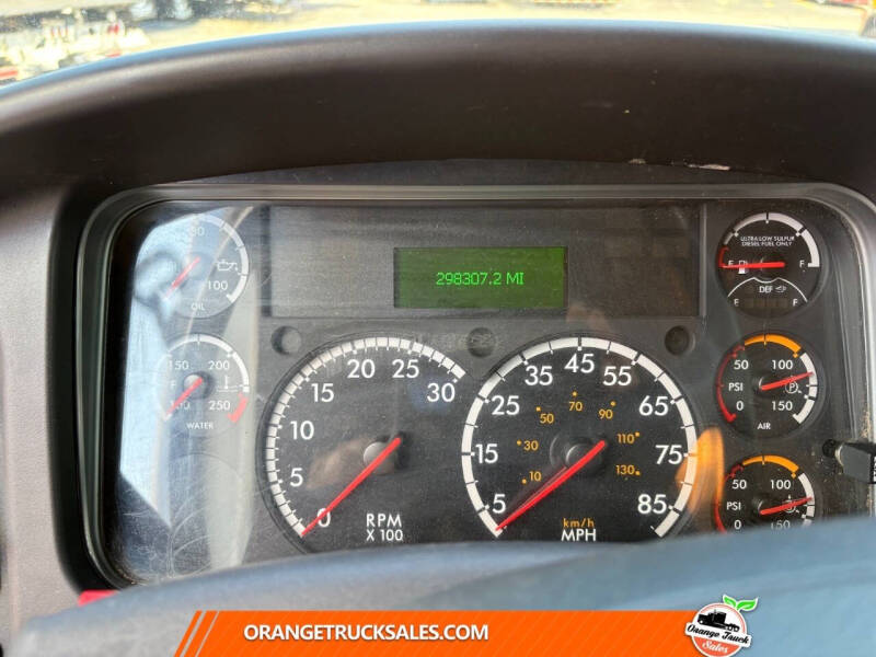 2017 Freightliner M2 106