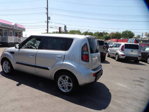 2010 Kia Soul +
