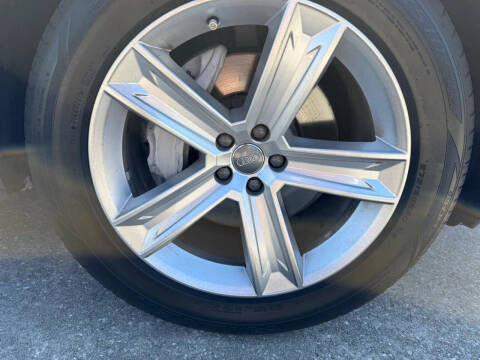 2019 Audi Q8 quattro Premium 55 TFSI