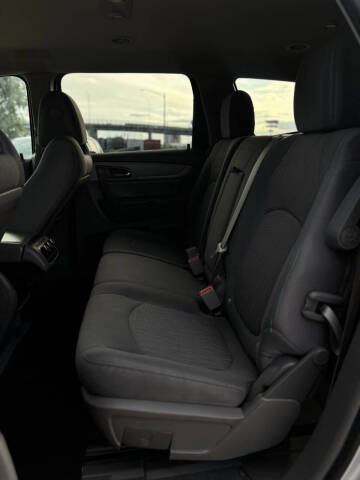 2017 Chevrolet Traverse LS