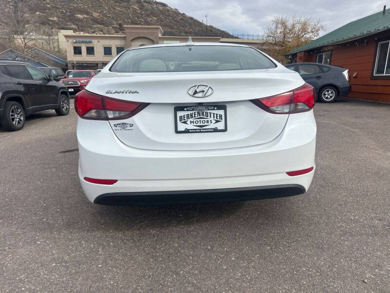 2015 Hyundai Elantra SE