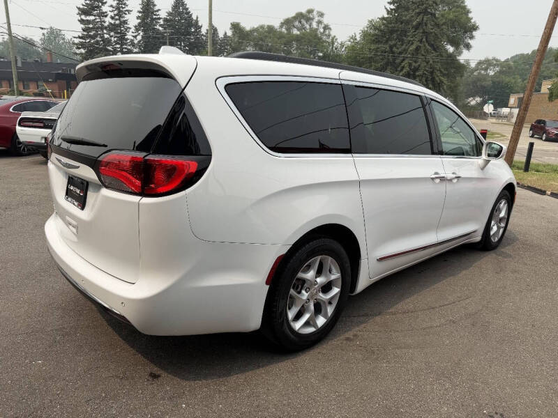 2017 Chrysler Pacifica Touring Plus