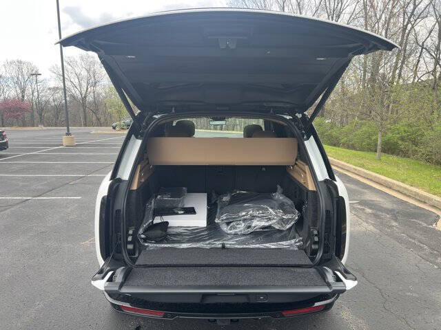 2025 Land Rover Range Rover P530 SE