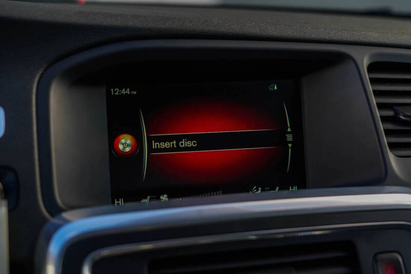 2016 Volvo V60 Cross Country T5