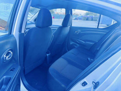 2014 Nissan Versa 1.6 SV