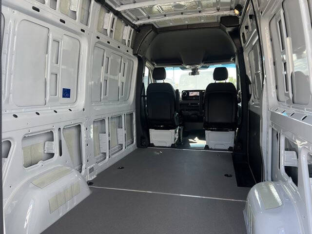 2025 Mercedes-Benz Sprinter 2500