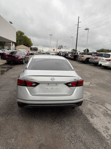 2020 Nissan Altima 2.5 SR