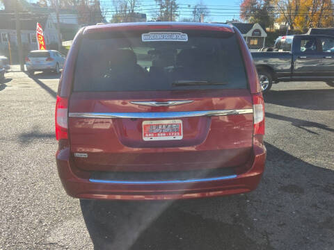 2013 Chrysler Town and Country Touring