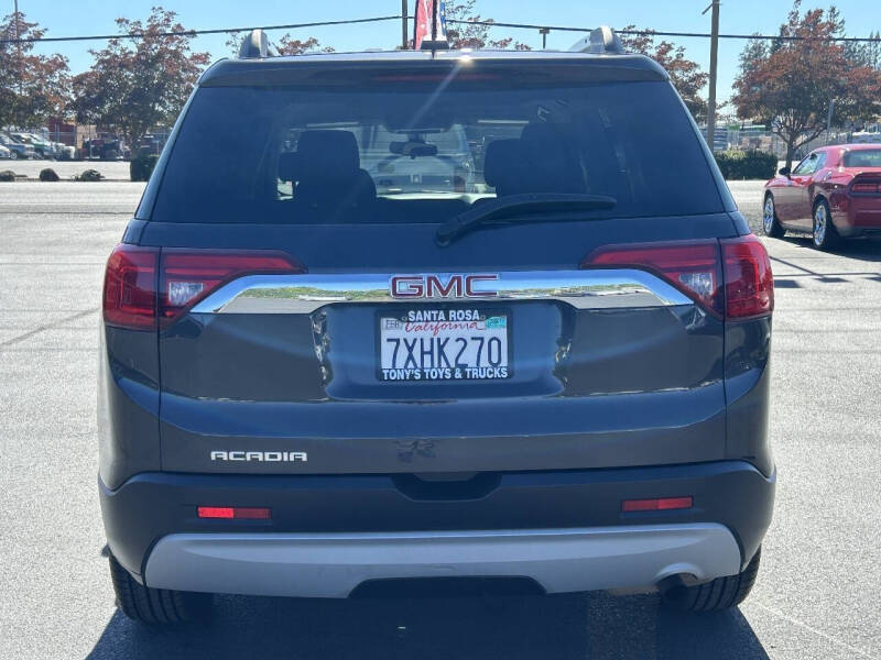 2017 GMC Acadia SLE-2
