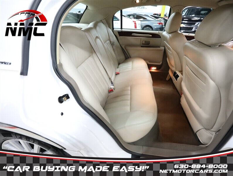 2003 Lincoln Town Car Executive