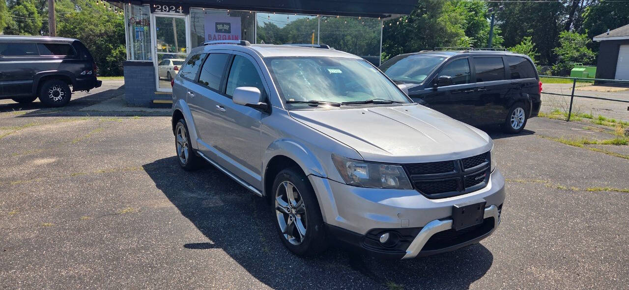 Gray 2017 Dodge Journey Crossroad AWD Crossroad 4dr SUV 2