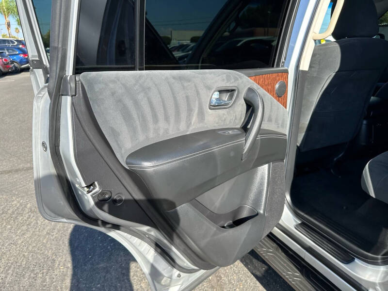 2019 Nissan Armada SV photo 28