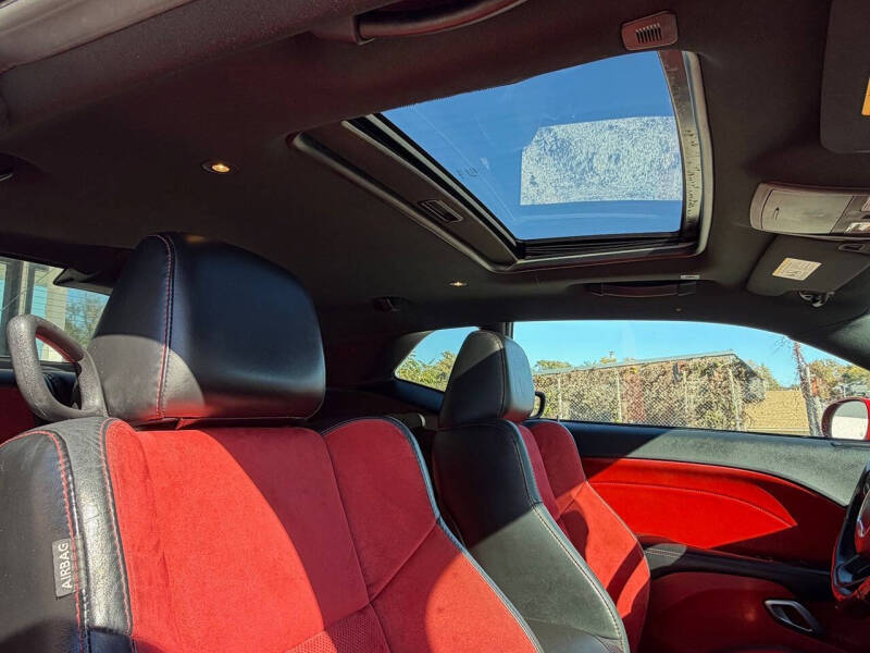 2018 Dodge Challenger R/T Plus Shaker