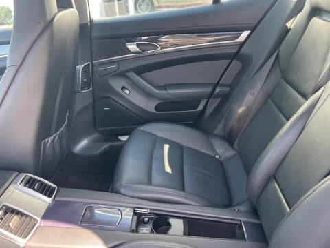 2011 Porsche Panamera 4