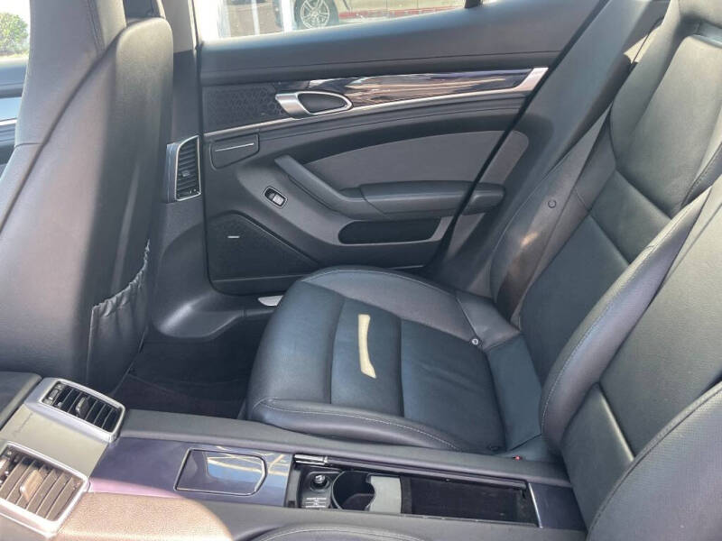 2011 Porsche Panamera 4