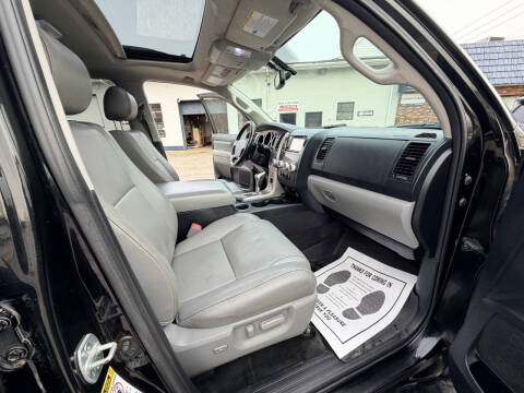 2013 Toyota Sequoia SR5
