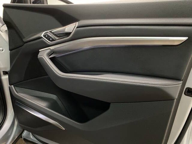 2023 Audi e-tron quattro Premium Plus