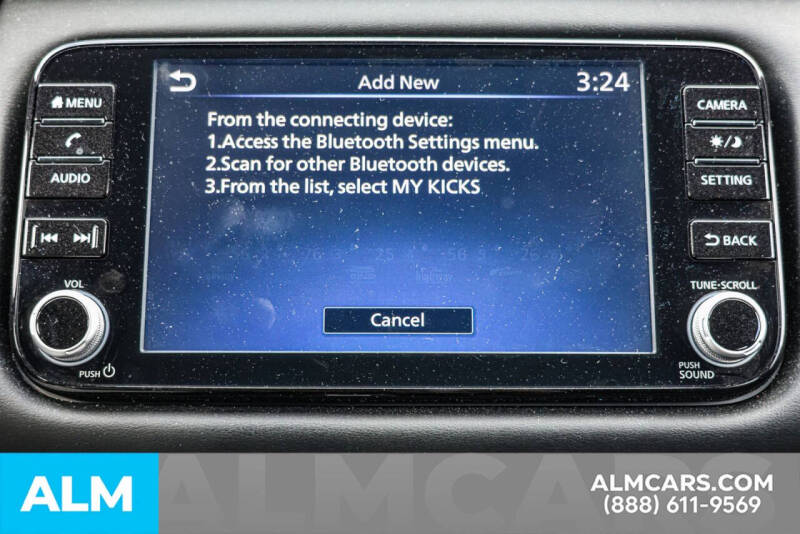 2022 Nissan Kicks SR