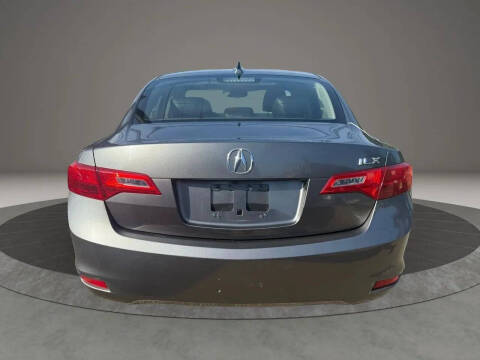 2013 Acura ILX 2.0L w/Tech