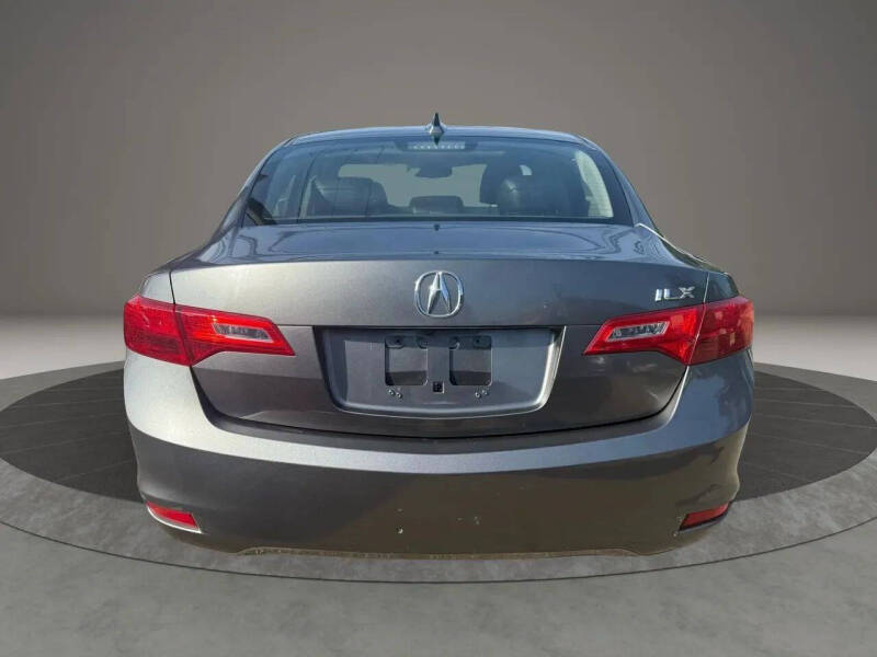 2013 Acura ILX 2.0L w/Tech