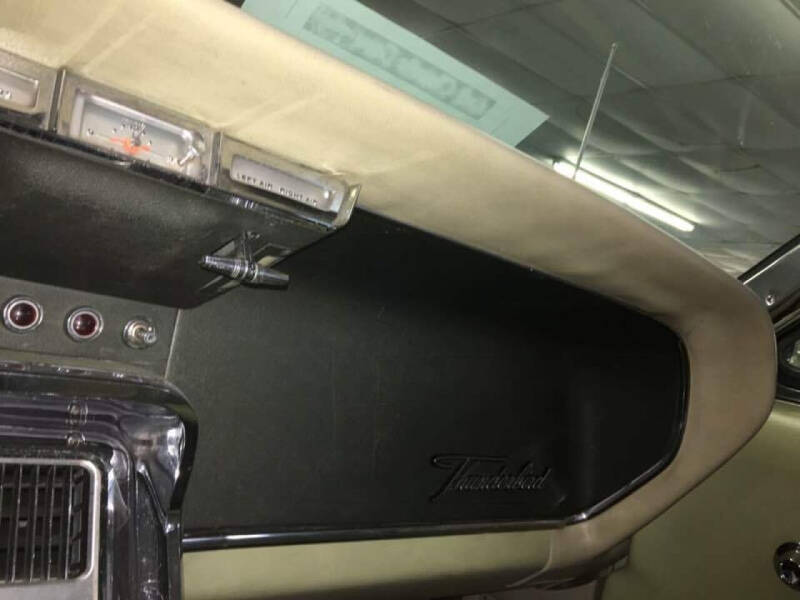 1964 Ford Thunderbird