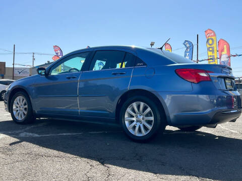 2011 Chrysler 200 Touring