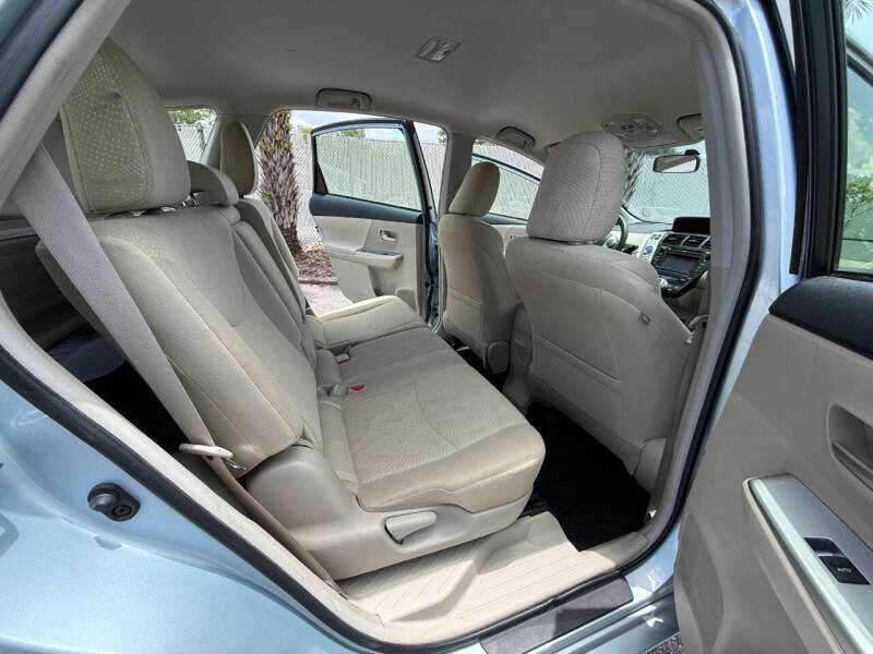 2013 Toyota Prius v Two
