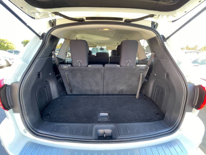 2018 Nissan Pathfinder SV