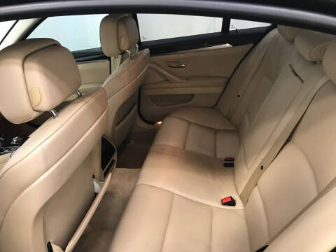 2011 BMW 5 Series 528i