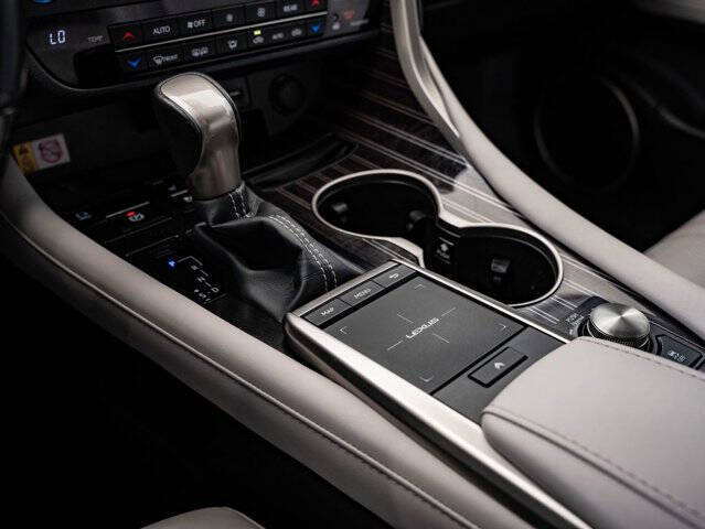 2022 Lexus RX 450hL Luxury