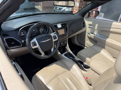 2013 Chrysler 200 Limited