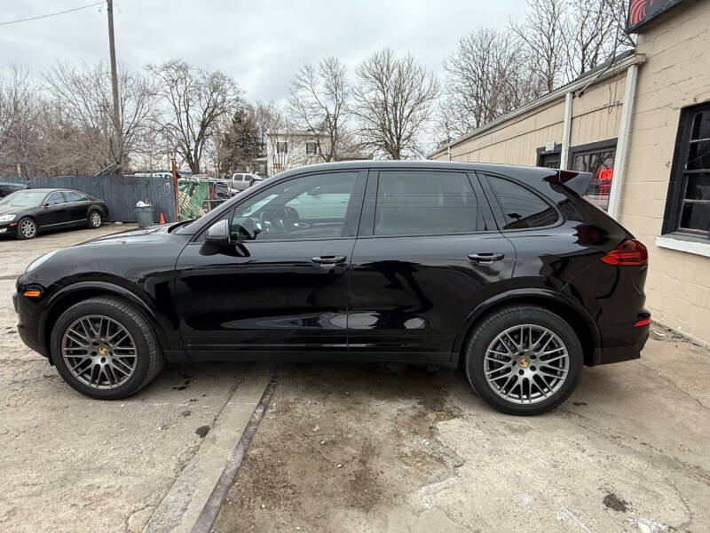 2018 Porsche Cayenne Platinum Edition