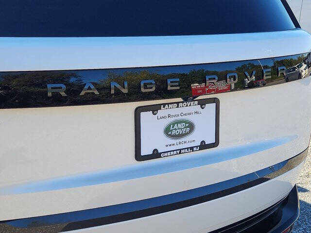 2025 Land Rover Range Rover P530 SE LWB