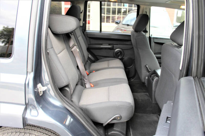 2008 Jeep Commander Sport