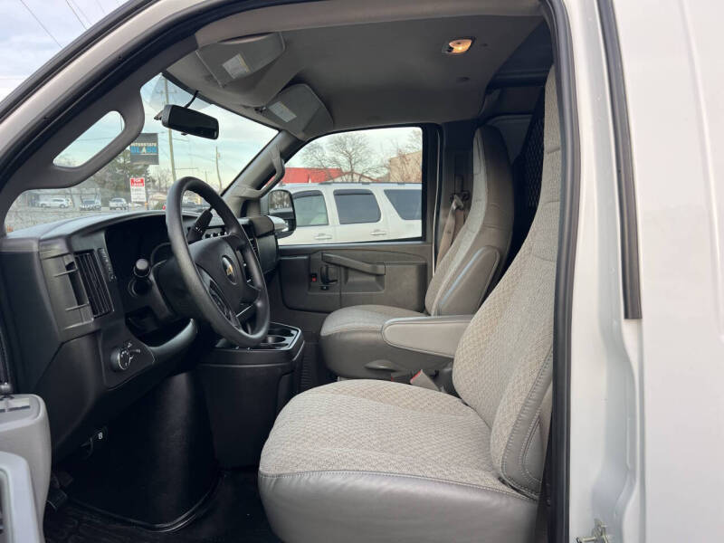2024 Chevrolet Express 2500