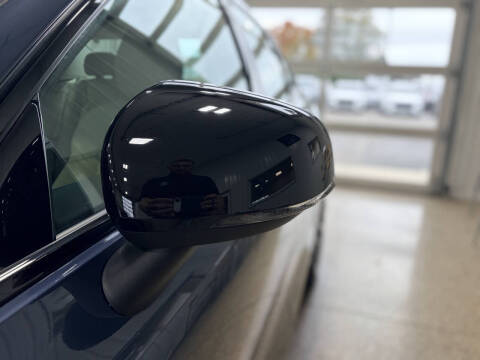 2024 Volvo S60 Recharge T8 Core Dark Theme