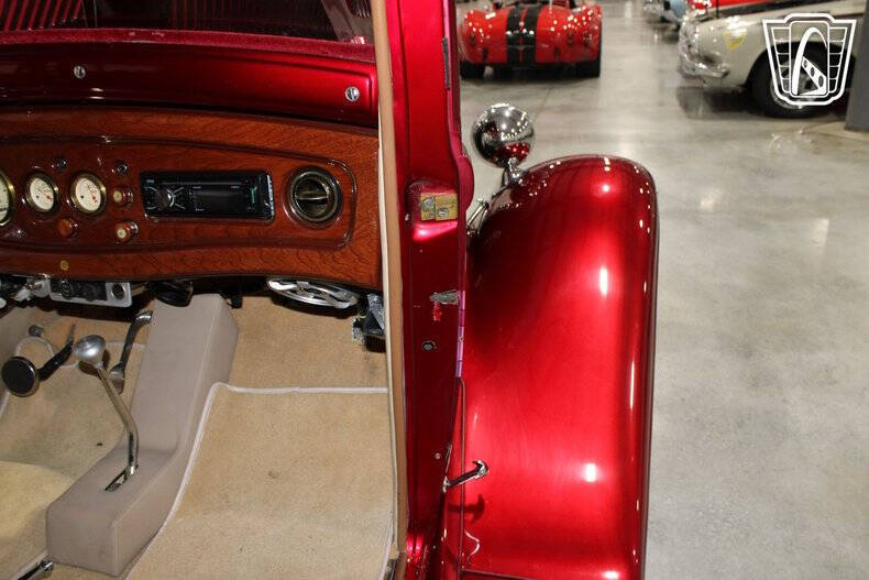1933 Plymouth Sedan
