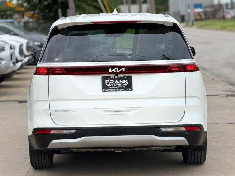 2024 Kia Carnival EX