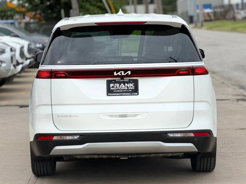 2024 Kia Carnival EX