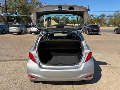 2014 Toyota Yaris 5-Door LE