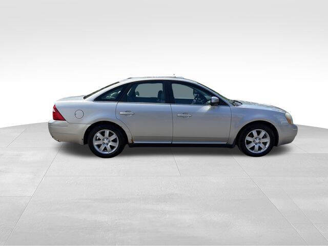 Gray 2007 Ford Five Hundred SEL SEL 4dr Sedan 2