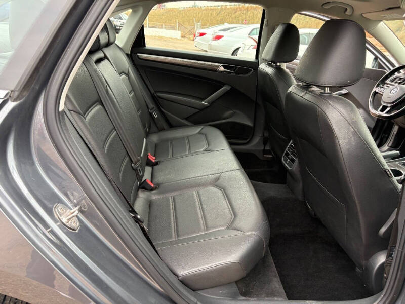 2018 Volkswagen Passat 2.0T SE