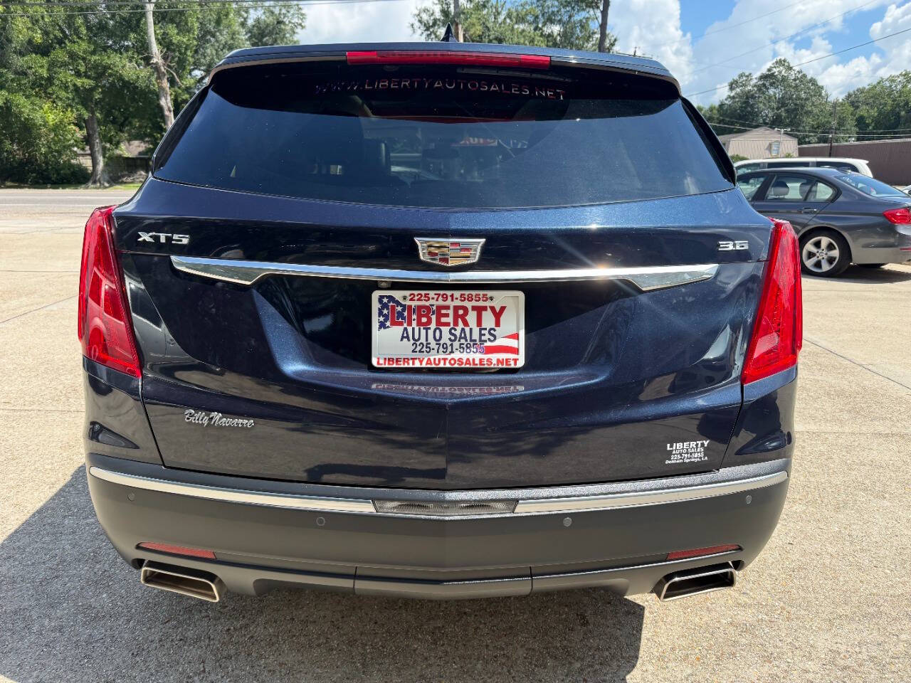 View vehicle photo 4