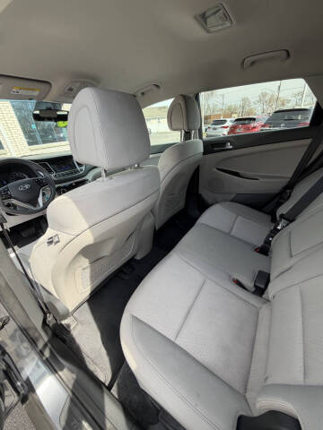 2017 Hyundai Tucson SE