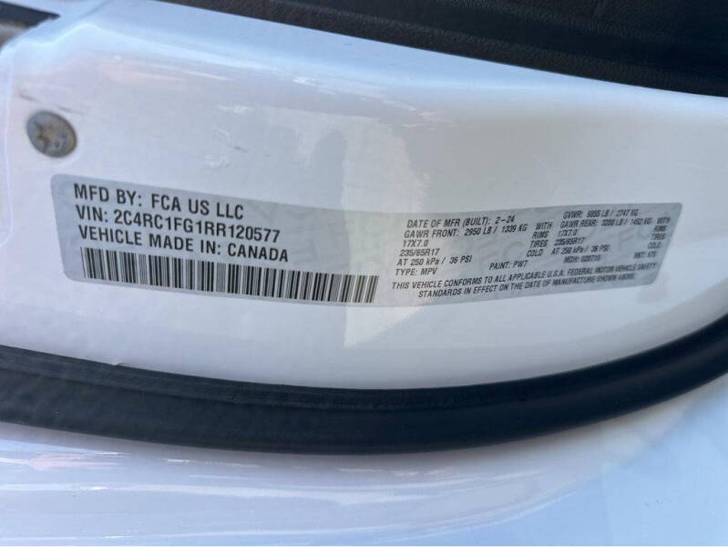 2024 Chrysler Pacifica Touring